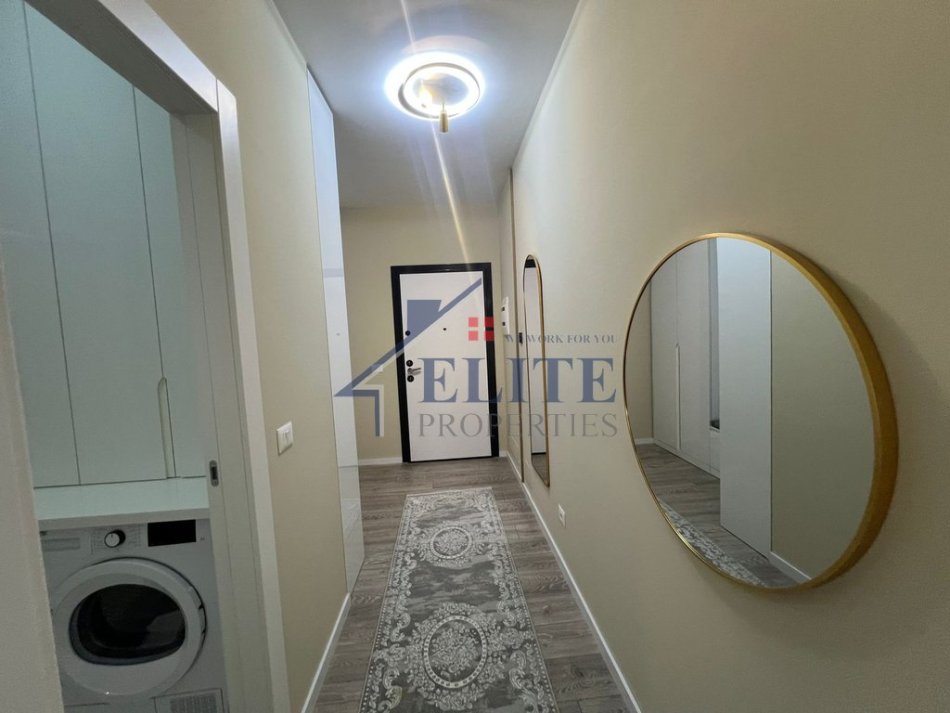 Tirane, jepet me qera apartament 1+1+Ballkon Kati 5, 100 m² 800 €