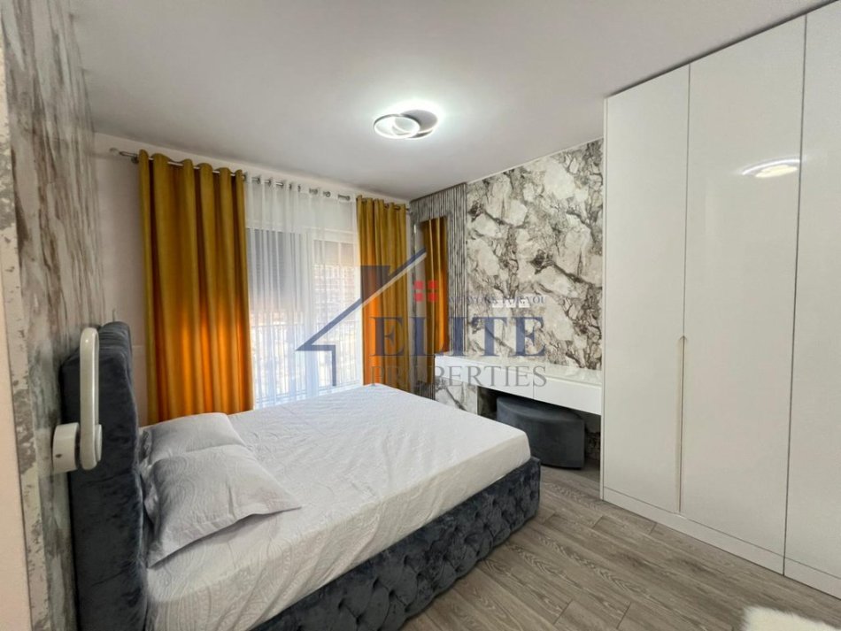 Tirane, jepet me qera apartament 1+1+Ballkon Kati 5, 100 m² 800 €