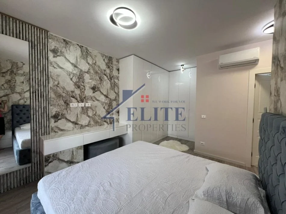 Tirane, jepet me qera apartament 1+1+Ballkon Kati 5, 100 m² 800 €