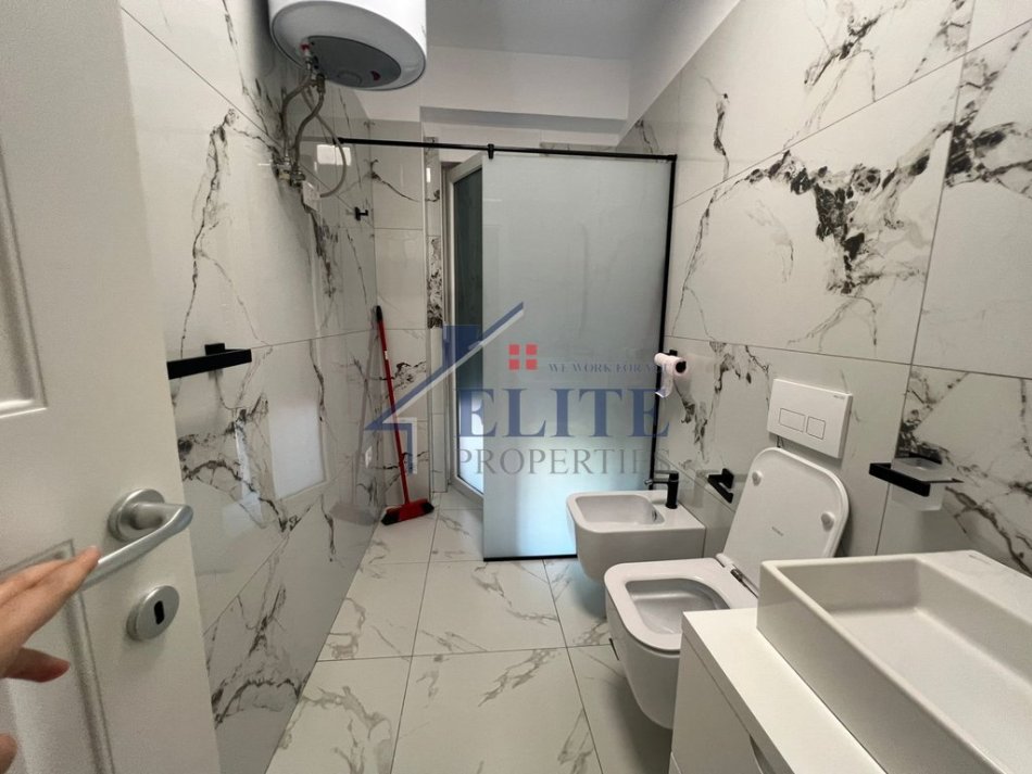 Tirane, jepet me qera apartament 1+1+Ballkon Kati 5, 100 m² 800 €
