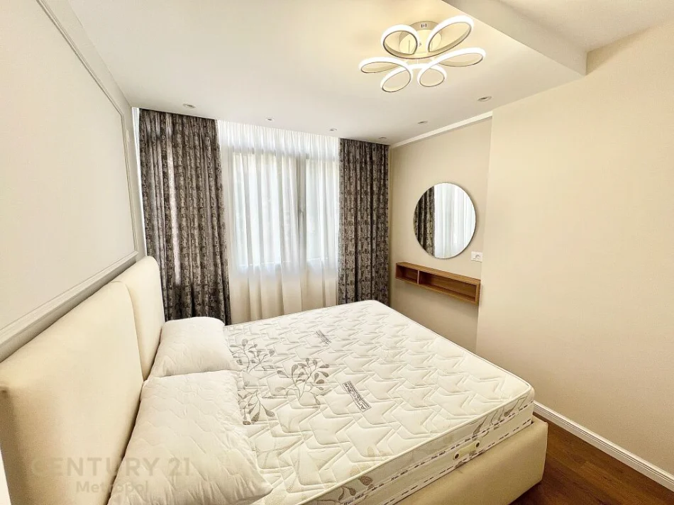 Tirane, jepet me qera apartament 1+1+Ballkon Kati 4, 50 m² 600 € (Rruga Sami Frasheri)
