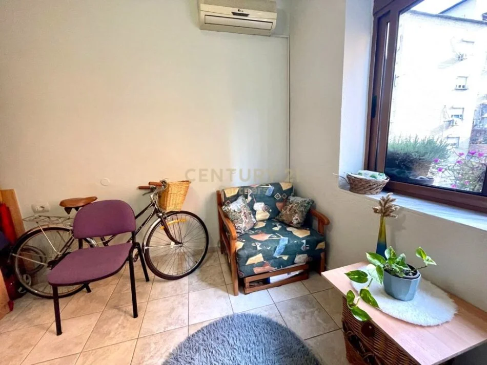Tirane, jepet me qera apartament 3+1+Ballkon, Kati 2, 79 m² 1,000 € (21 Dhjetori)