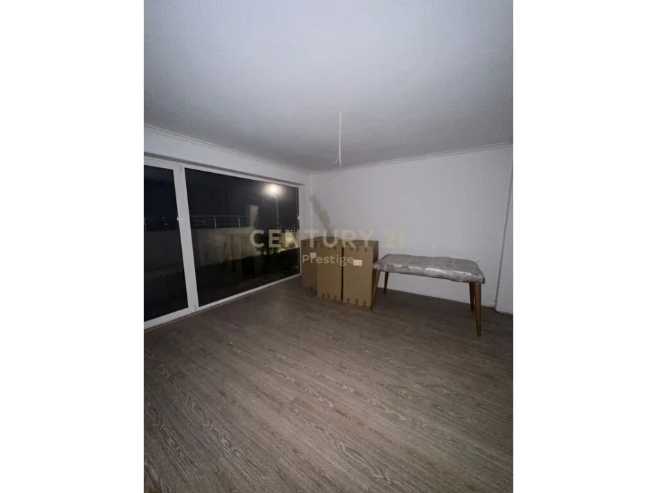 Tirane, shitet apartament 1+1 , 80 m² 100.000 € (Fresk)