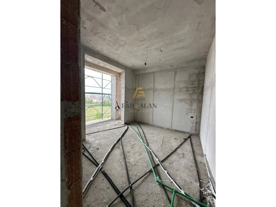 Tirane, shitet apartament 1+1 Kati 4, 68 m² 136.450 € (Bulevardi i Ri)