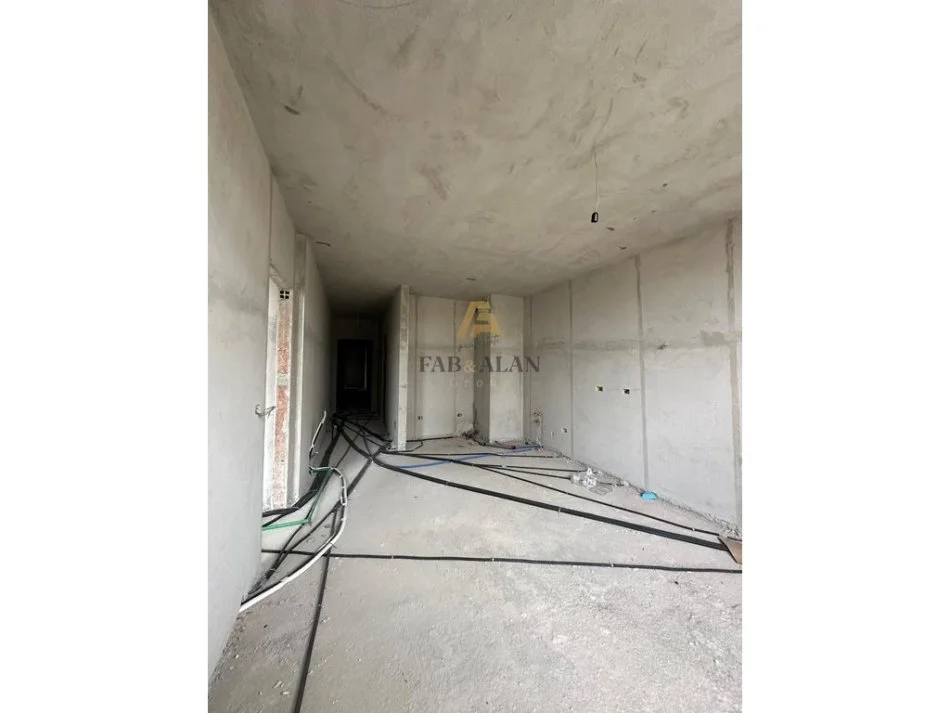 Tirane, shitet apartament 1+1 Kati 4, 68 m² 136.450 € (Bulevardi i Ri)