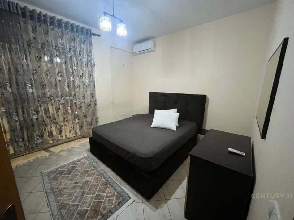 Tirane, jepet me qera 1+1 Kati 4, 71 m² 500 € (Mbikalimi i Kodres se Diellit, Kopshti Botanik Zoologjik)