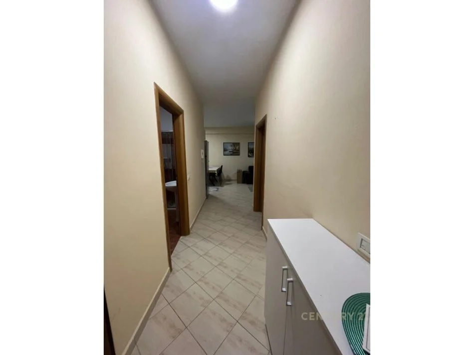 Tirane, jepet me qera 1+1 Kati 4, 71 m² 500 € (Mbikalimi i Kodres se Diellit, Kopshti Botanik Zoologjik)