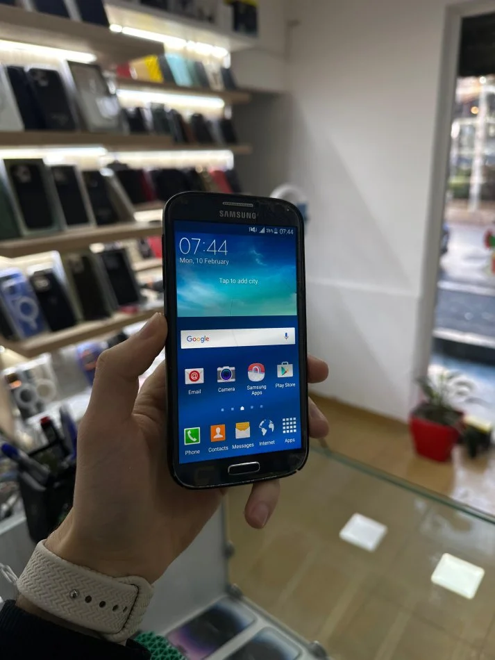 Tirane, shes Celular-Smartphone SAMSUNG S4