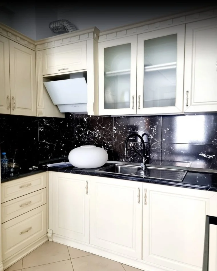 Tirane, jepet me qera 2+1+Ballkon Kati 2, 98 m² 850 € (Janos Hunyadi)