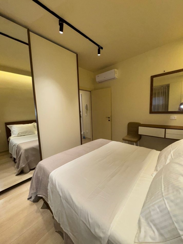 Tirane, jepet me qera apartament 1+1 Kati 5, 70 m² 750 € (Bulevardi Zogu I pare)