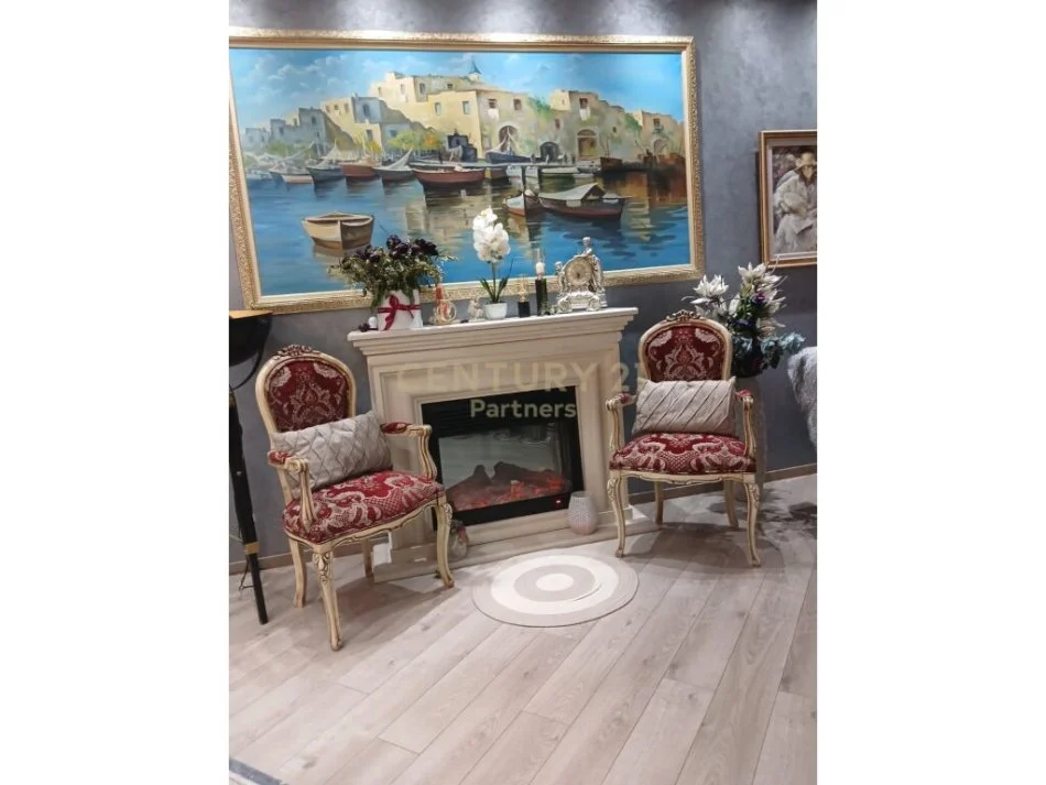 Tirane, shitet apartament 3+1+Aneks+Ballkon, Kati 6, 130 m2 275,000 € (Ish parku Autobuzave)