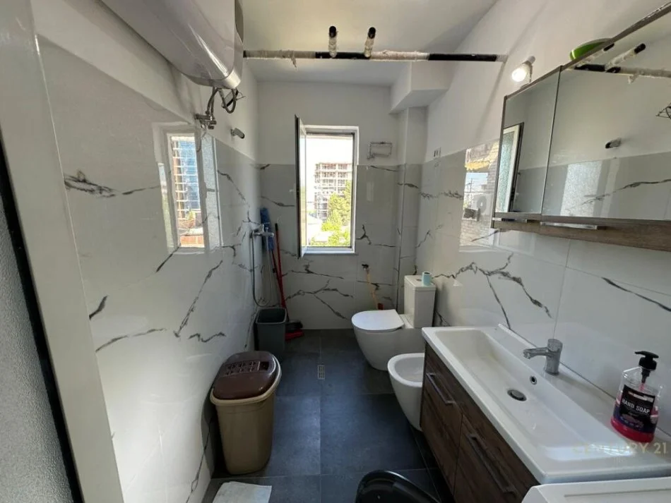 Tirane, shitet Kati 4, 96,000 € 