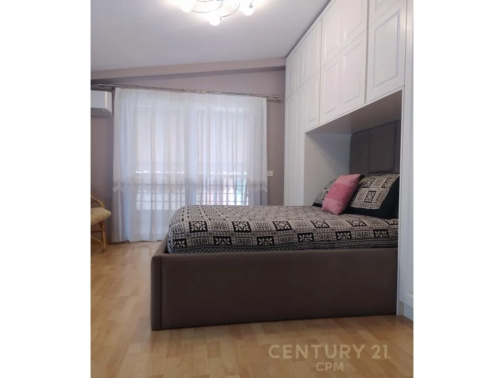 SHITET Apartament Luxurious 3+1 te Kompleksi Colombo 2