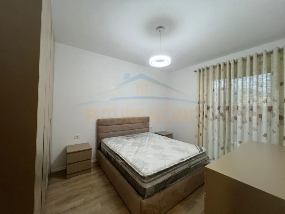 Tirane, jepet me qera apartament 2+1+Ballkon Kati 3, 115 m² 800 € (Rruga e Dibres)