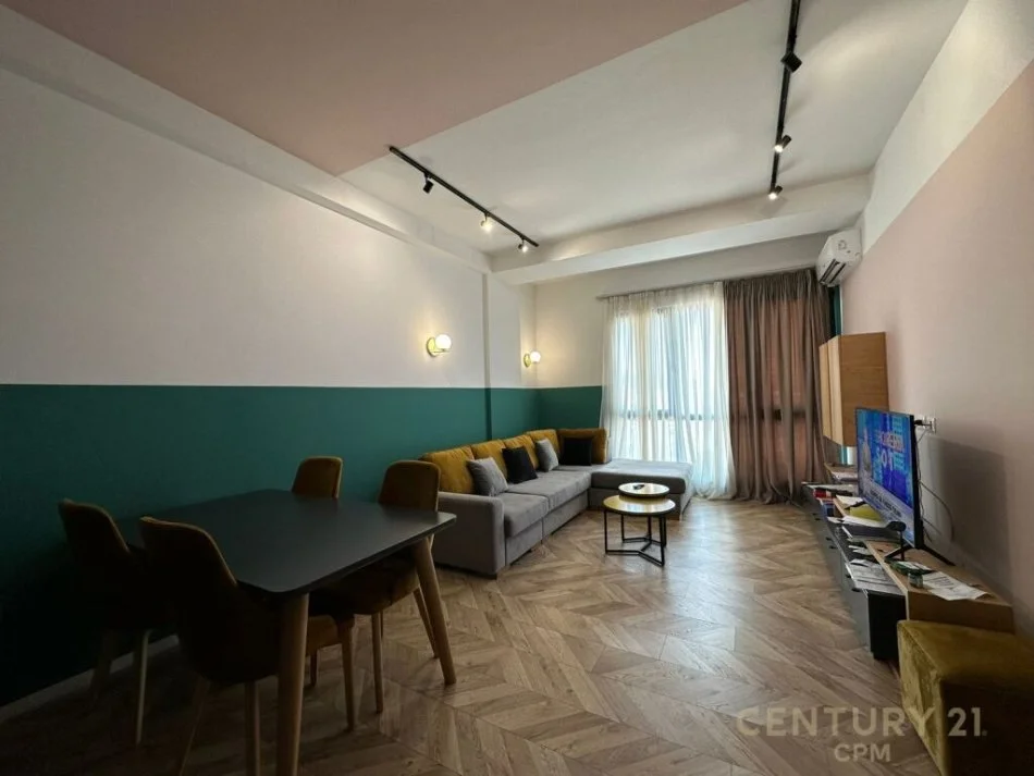 Tirane, jepet me qera apartament 1+1 Kati 9, 76 m² 700 € (Square 21, 21 Dhjetori)