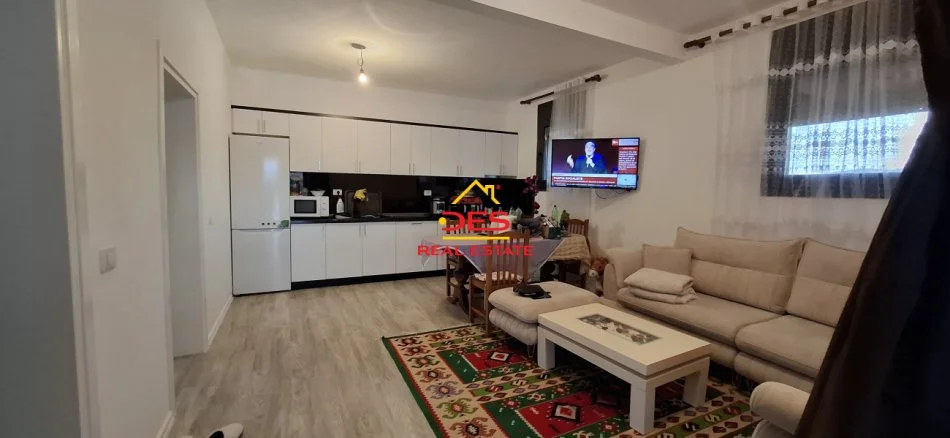 Vlore, jepet me qera shtepi 1+1+Ballkon Kati 2, 85 m² 350 € (Rruga Sali Bedini)