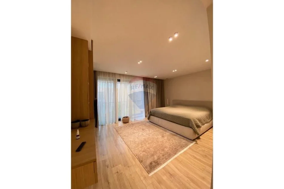 Durres, shitet 4+1 , 240 m² 1.500.000 € (San Pietro Rezidence)