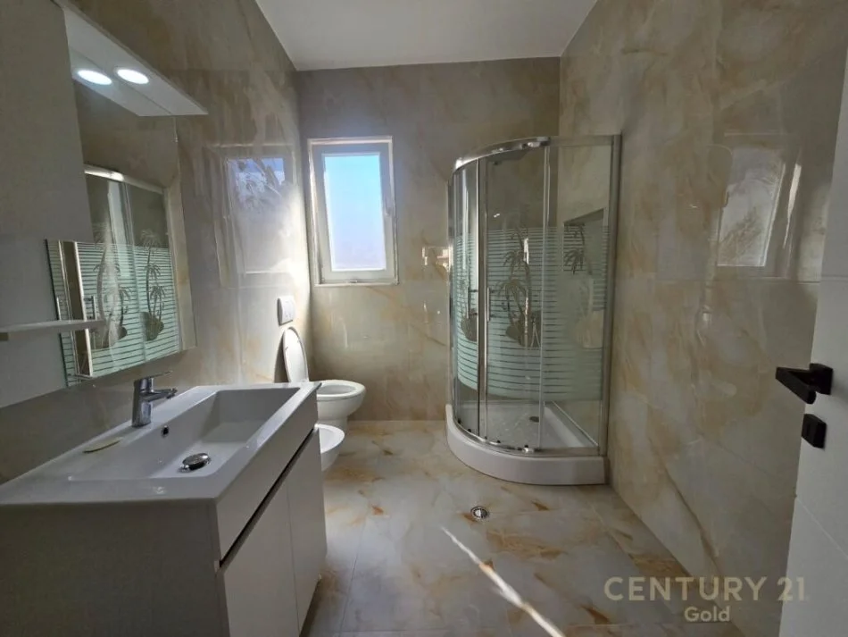 Tirane, shes apartament 2+1, Kati 3, 105 m² 170,000 € (Mine Peza)