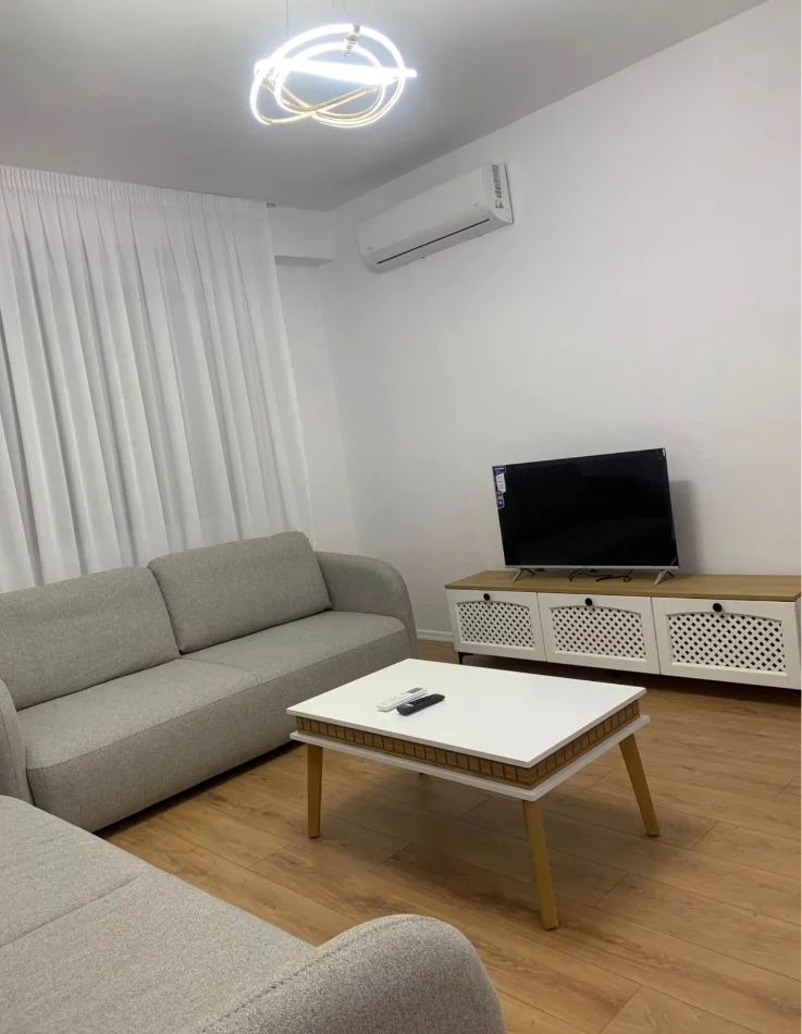 Tirane, jepet me qera apartament 1+1 Kati 3, 75 m² 450 € (URBAN GATE)