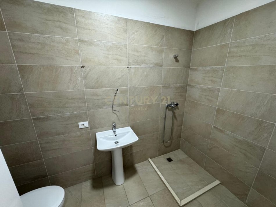 Tirane, shitet apartament 1+1, Kati 3, 73 m² 108,000 € (SPITALI QSUT)