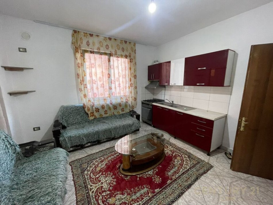 Tirane, jepet me qera apartament 1+1, Kati 2, 78 m² 350 € (porcelan)