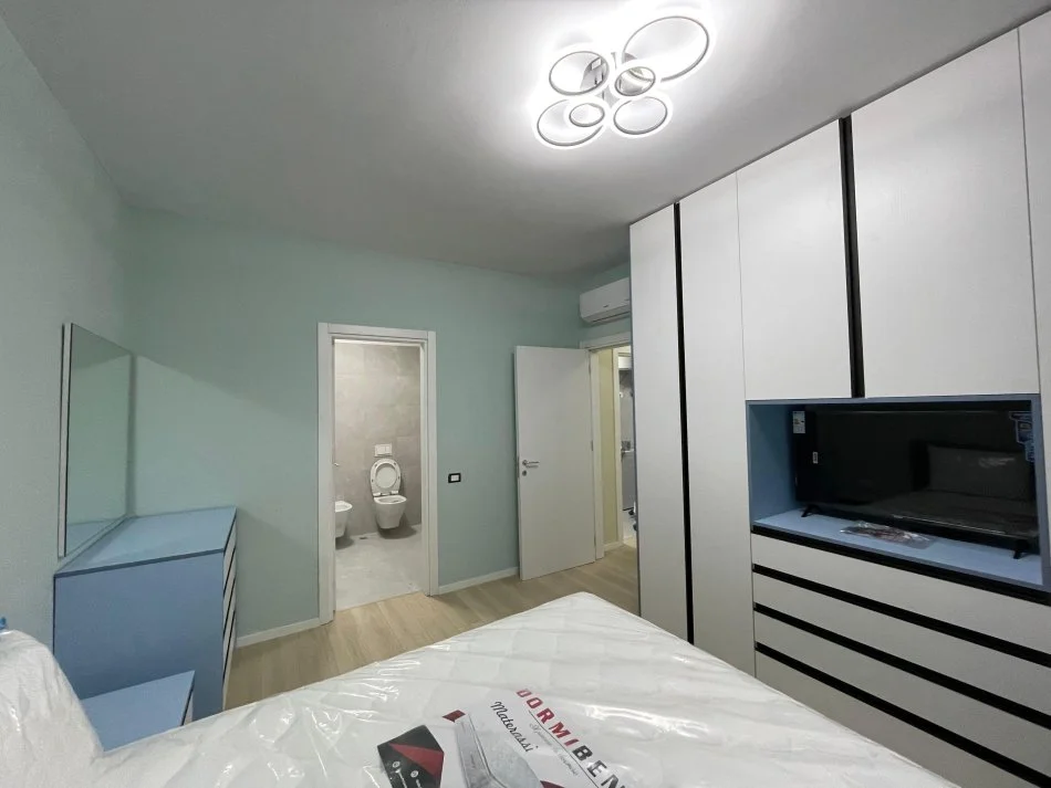 Tirane, jepet me qera apartament 2+1 Kati 2, 113 m² 1.200 € 