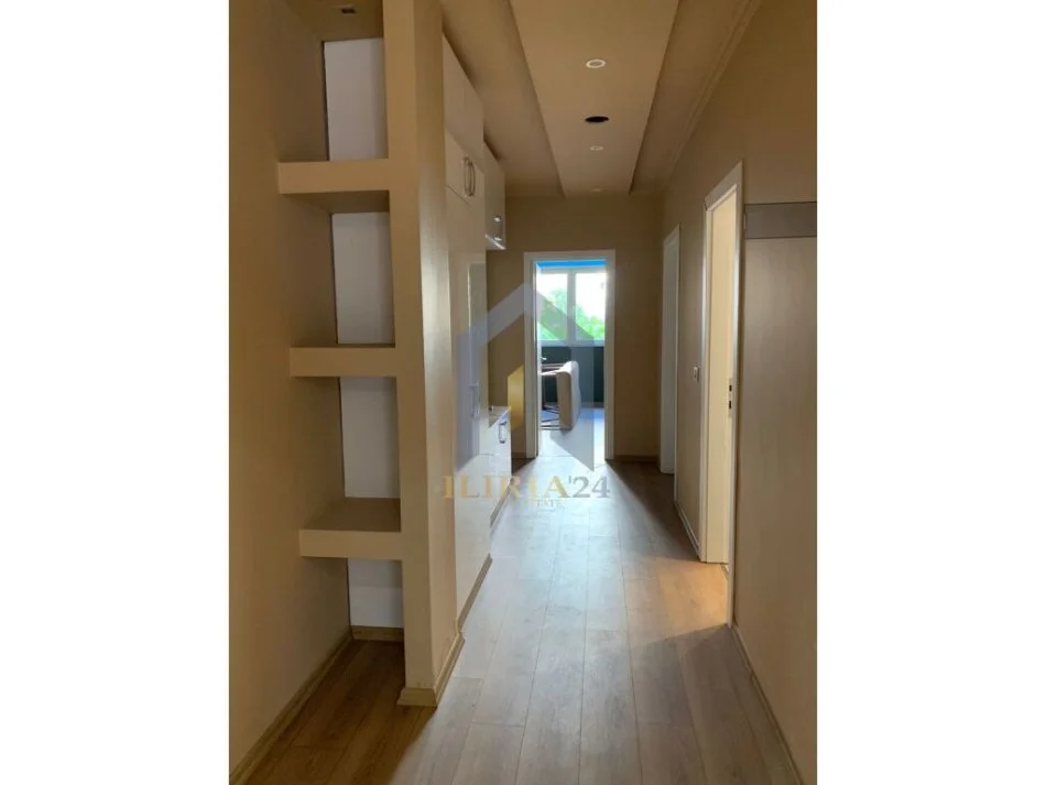 Tirane, jepet me qera apartament 2+1+Aneks+Ballkon Kati 1, 126 m² 700 € (rruga medar shtylla)