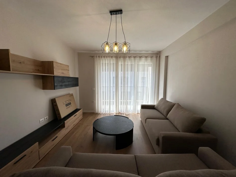 Tirane, jepet me qera apartament 2+1 Kati 6, 100 m² 700 € (rruga don bosko)