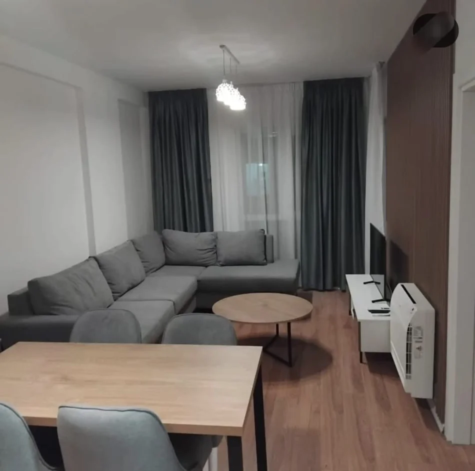 Tirane, jepet me qera apartament 1+1 Kati 3, 70 m² 400 € (Unives City)
