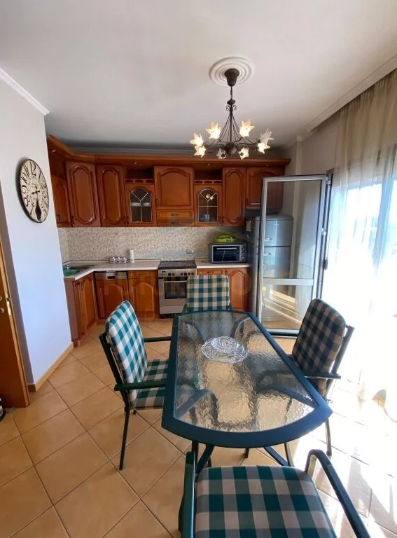 Tirane, jepet me qera apartament 2+1 Kati 7, 126 m² 700 € (Zogu i Zi)