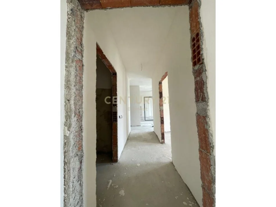 Tirane, shes 2+1, Kati 4, 124 m² 170,000 € (Bulevardi Ri everest93079)