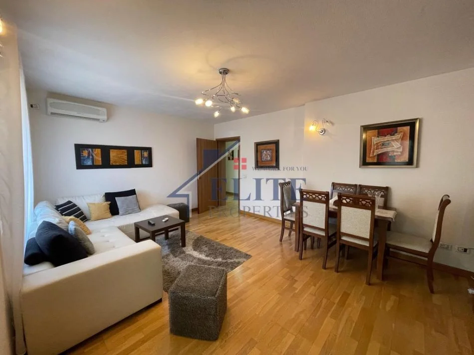 Tirane, jepet me qera apartament 1+1+Ballkon Kati 4, 65 m² 550 € 