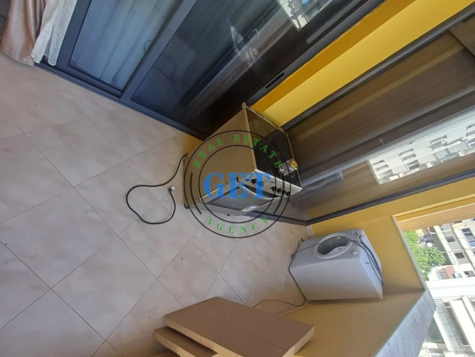 Durres, jepet me qera apartament 2+1+Ballkon Kati 3, 120 m² 600 € 