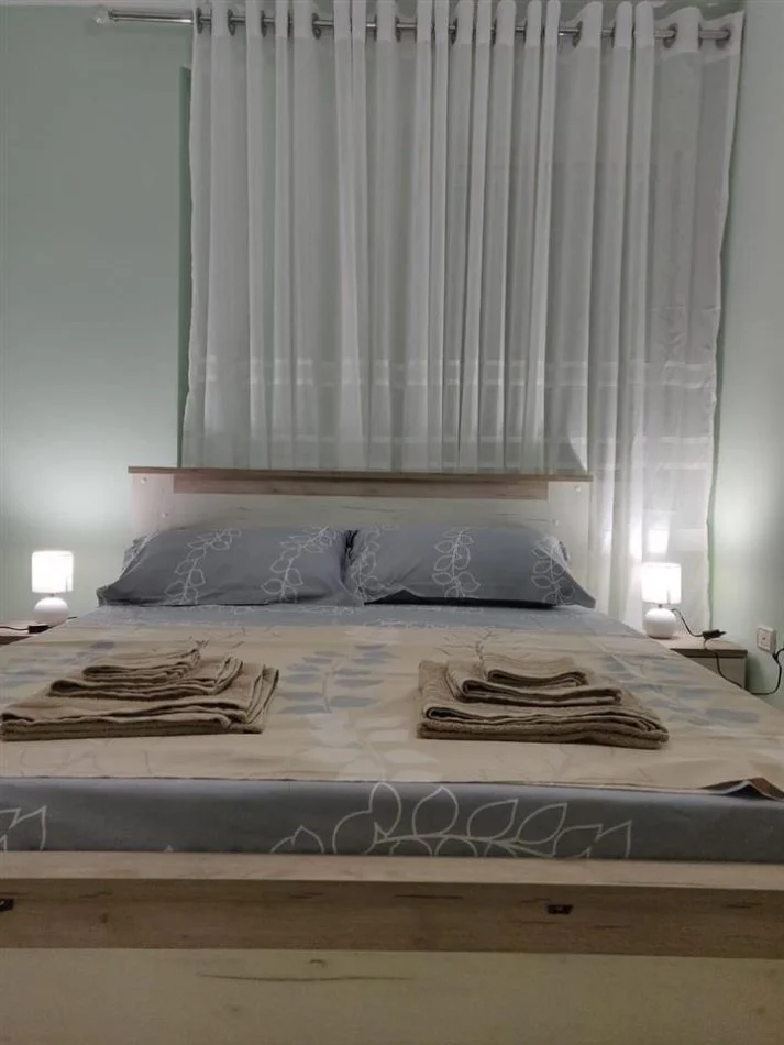 Tirane, jepet me qera apartament 1+1+Ballkon Kati 4, 68 m² 500 € (rruga Siri Kodra)