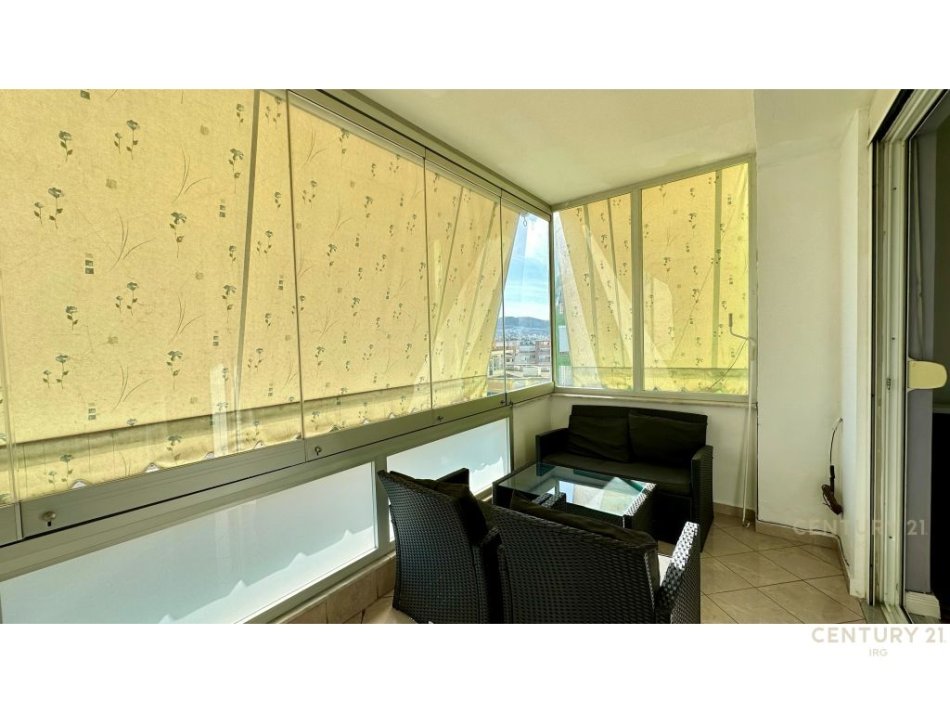 Tirane, shitet apartament 2+1+Ballkon Kati 10, 125 m² 335.000 €