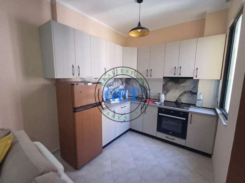 Durres, jap me qera apartament 2+1+Ballkon Kati 3, 110 m² 600 € (Vollga, Durres)