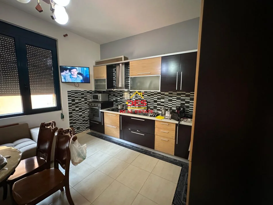 Fier, shitet shtepi Kati 0, 283 m² 180.000 € (Lagjia Sheq i Vogël)