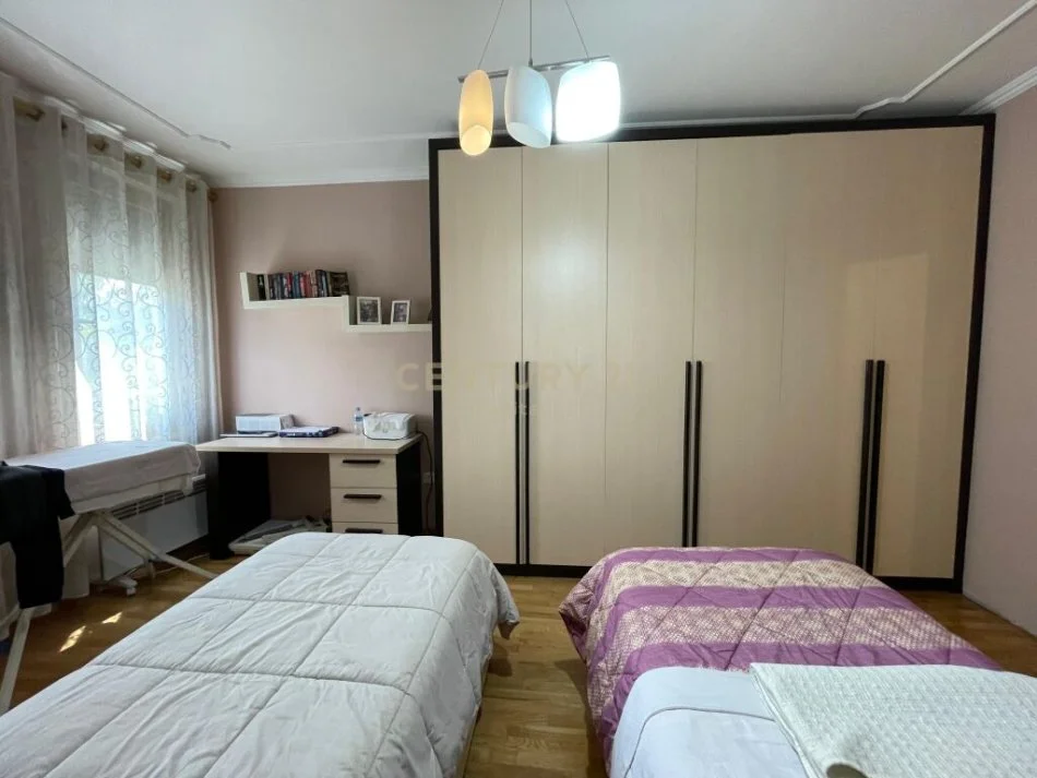 Tirane, shitet apartament 2+1, Kati 4, 115 m² 350,000 € 