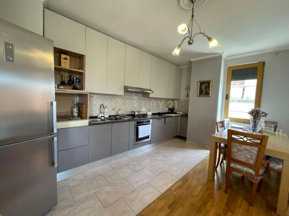 Tirane, shitet apartament 2+1, Kati 4, 115 m² 350,000 € 