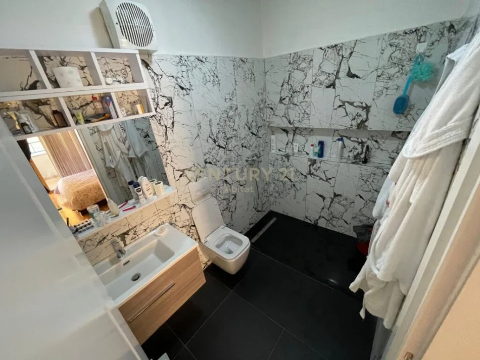 Tirane, shitet apartament 2+1, Kati 4, 115 m² 350,000 € 