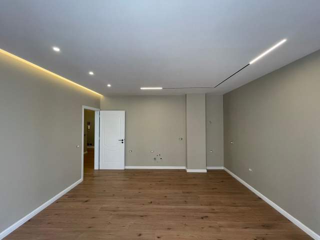 Tirane, shitet apartament 1+1 Kati 3, 68 m² 131 Euro (Rruga e Kavajes)