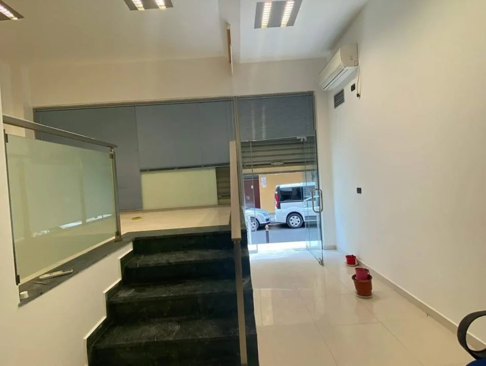 Tirane, jepet me qera ambjent biznesi Kati 0, 43 m² 300 € (Kodra e Diellit)