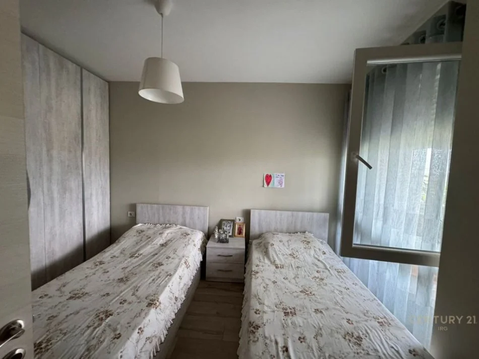 Tirane, jepet me qera apartament 1+1+Ballkon Kati 5, 65 m² 585 € (LIQENI I THATE)
