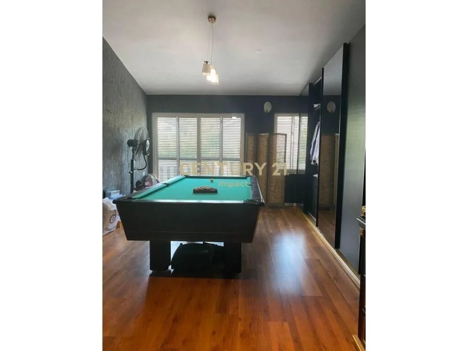 Tirane, shitet Vile 2 Katshe Kati 2, 890 m² 400.000 € 