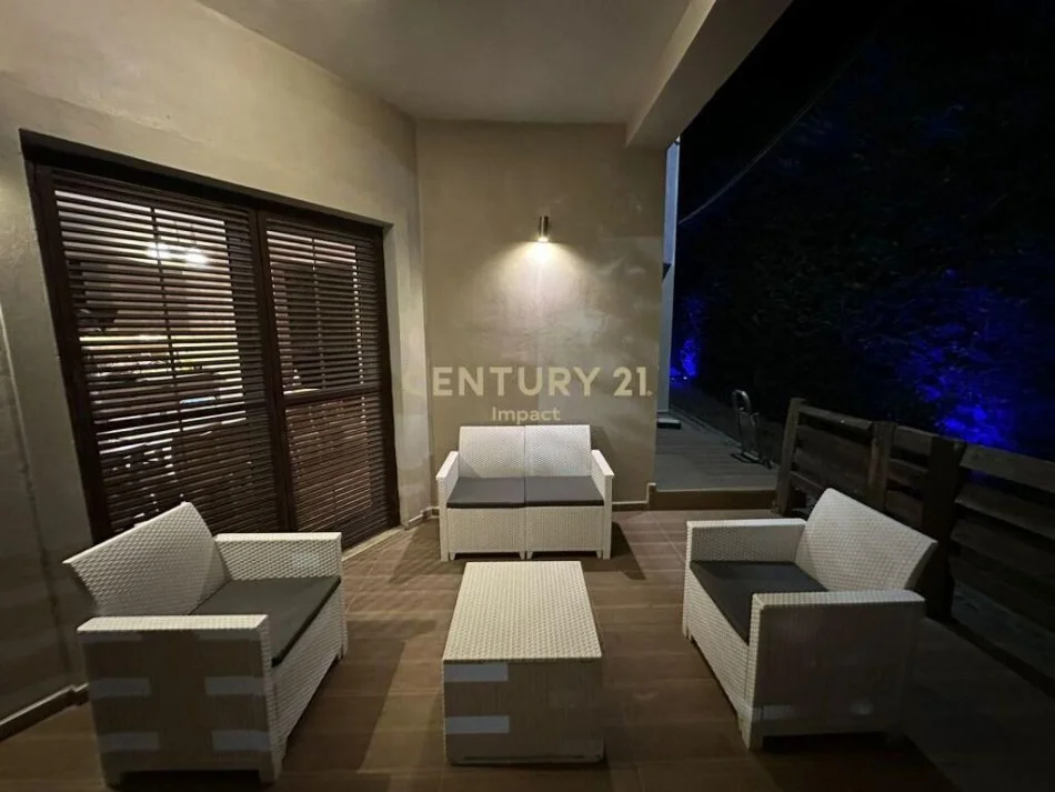 Tirane, shitet Vile 2 Katshe Kati 2, 890 m² 400.000 € 