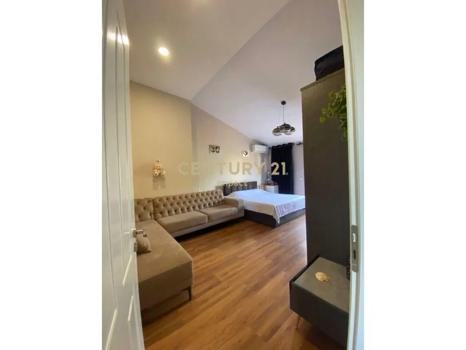Tirane, shitet Vile 2 Katshe Kati 2, 890 m² 400.000 € 