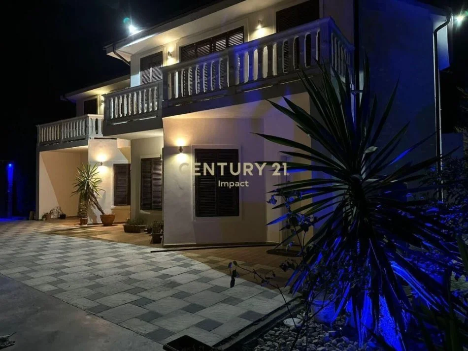 Tirane, shitet Vile 2 Katshe Kati 2, 890 m² 400.000 € 