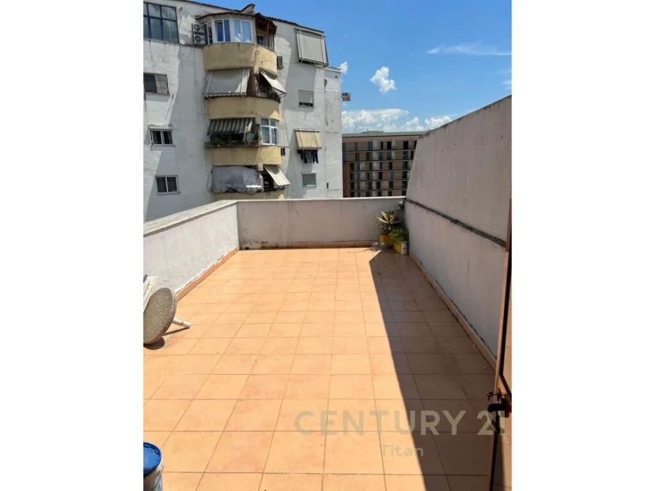 Tirane, jap me qera apartament 2+1+Ballkon, Kati 7, 130 m² 600 € (Komuna e Parisit)