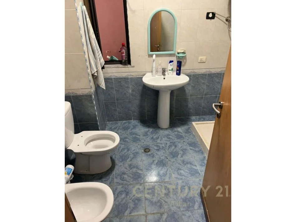 Tirane, jap me qera apartament 2+1+Ballkon, Kati 7, 130 m² 600 € (Komuna e Parisit)
