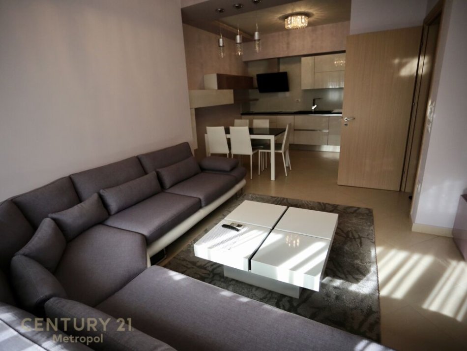 Tirane, shes apartament 2+1+Ballkon, Kati 5, 98 m² 180,000 € (Ali Demi)